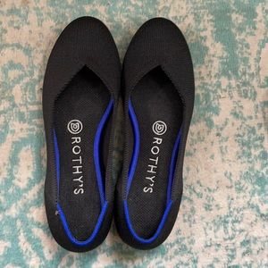 Rothy’s black flats